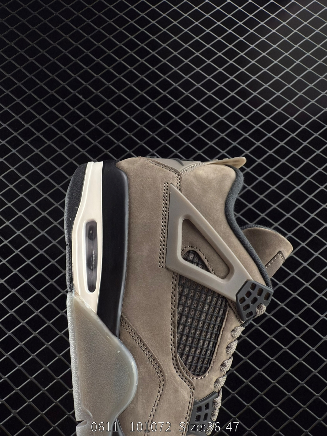 Nike SB x Air Jordan 4 Retro 